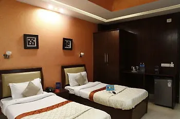 Fabhotel Golf Course Road Gurgaon 3*,